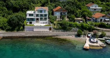 Вилла   со стеклопакетами, с мебелью, с видом на море в Лепетане, Черногория