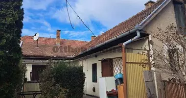 4 room house in Monor, Hungary
