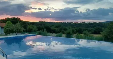 Bungalow 3 bedrooms in Banya, Bulgaria