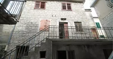 6 room house in Kastel Novi, Croatia