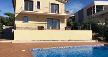 Villa 5 bedrooms with Investments, with Buying a Property in Castell-Platja d Aro, Spain