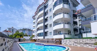 Apartamento 3 habitaciones con la piscina, con piscina de interior, con Fitnes en Alanya, Turquía