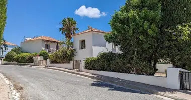 Haus 3 Schlafzimmer in Peyia, Cyprus