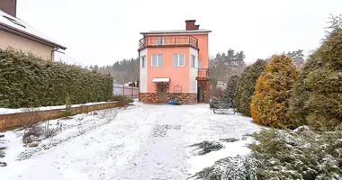 Haus in Papiarnianski siel ski Saviet, Weißrussland