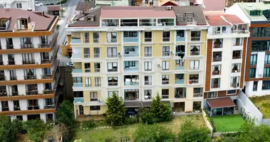 Duplex 3 bedrooms in Eyuepsultan, Turkey