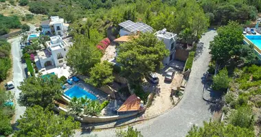 Villa 3 chambres avec Fenêtres double vitrage, avec Balcon, avec Meublesd dans Kyrenia, Chypre du Nord