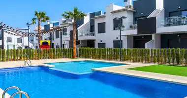 Bungalow Bungalow de 2 dormitorios con aparcamiento, con Parques cercanos, con piscina pública en Pilar de la Horadada, España