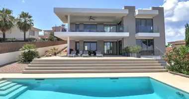 Zamek 4 pokoi w Santa Ponsa, Hiszpania