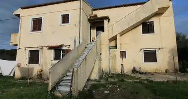 Chalet dans Chlomatiana, Grèce