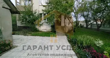 3 room apartment in Vialikija Jakaucycy, Belarus