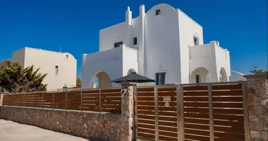 Villa 4 bedrooms with Sea view, with Swimming pool, with Mountain view in Municipality of Thira, Greece