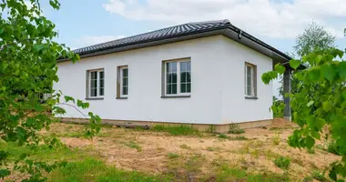 Casa en Satrininkai, Lituania