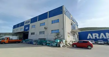 Propiedad comercial 2 600 m² en Opcina Dicmo, Croacia