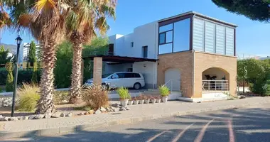 Villa 4 bedrooms in Gazimağusa District, Northern Cyprus