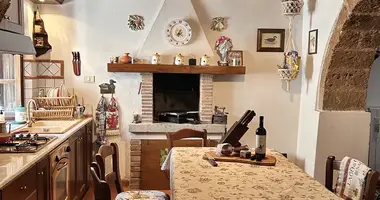 Dom 3 pokoi w Sorano, Włochy