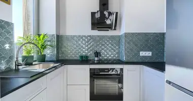 Квартира 2 комнаты в Варшава, Польша