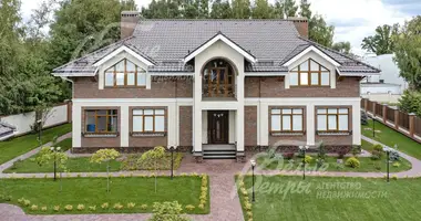 9 room house in poselenie Sosenskoe, Russia