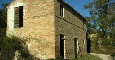 Casa 9 habitaciones en Terni, Italia