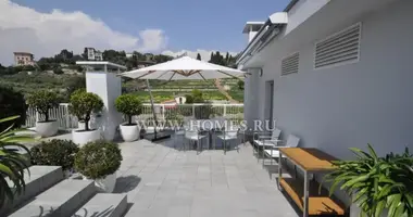 Penthouse  mit Möbliert, mit Klimaanlage, mit Meerblick in Bordighera, Italien