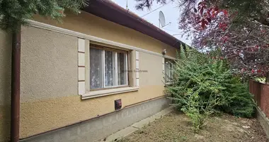 4 room house in Koka, Hungary