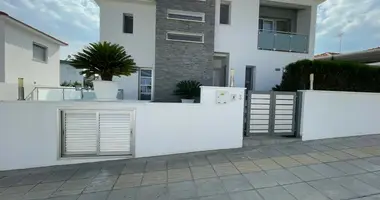 5 bedroom house in Parekklisia, Cyprus