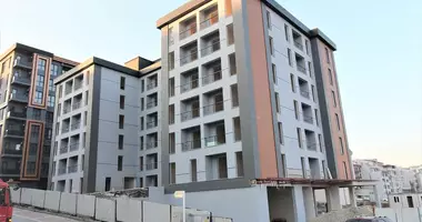 Mieszkanie 2 pokoi z balkon, z parking, z z renowacją w Dumlupinar Mahallesi, Turcja