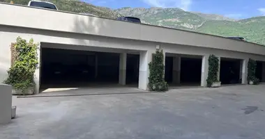 Oficina 660 m² en Becici, Montenegro