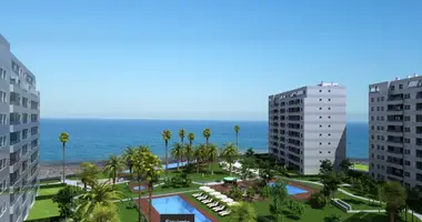 Apartamento 4 habitaciones en Torrevieja, Španjolska