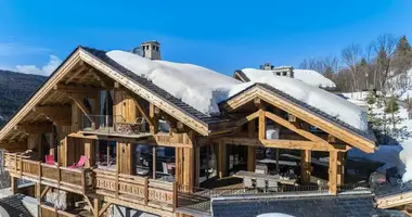 Chalet 6 chambres avec Mobilier, avec Réfrigérateur, avec TV dans Les Allues, France