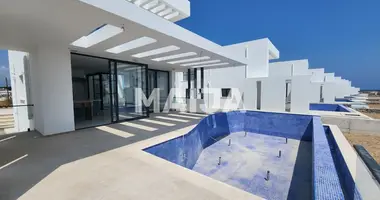 Villa 3 bedrooms with Sea view, with Swimming pool, in good condition in Girne (Kyrenia) District, Northern Cyprus