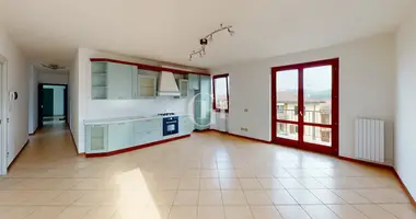 3 bedroom apartment in Salo, Italy