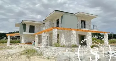 Villa  con Balcón, con Electrodomésticos, con estacionamiento en Fourka, Grecia