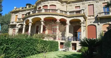 3 bedroom apartment in Sanremo, Italy