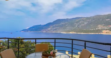 4 bedroom apartment in Turkey