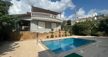 Villa 4 chambres avec Vue sur la mer, avec Piscine, avec Meblirovannaya dans Alanya, Turquie