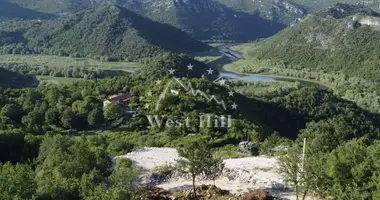 Terrain dans Virpazar, Monténégro