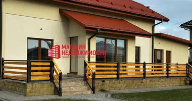 4 room house in Karobcycy, Belarus