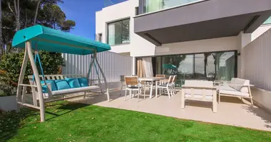 Adosado Adosado 3 habitaciones con Aire acondicionado, con Terraza, con Jardín en Málaga, España