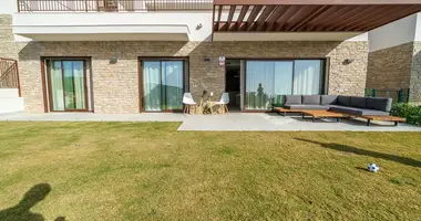 2 bedroom apartment in Istan, Spain