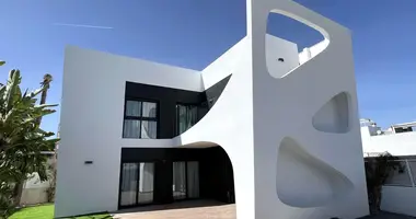 Villa 3 chambres dans Urbanizacion Dona Pepa, Espagne
