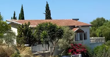 Villa 5 chambres avec Fenêtres double vitrage, avec Balcon, avec Meublesd dans Kyrenia, Chypre du Nord