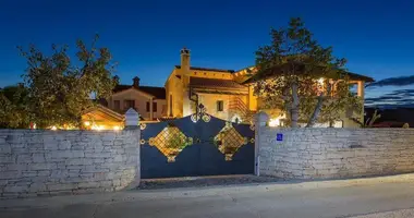 Villa 5 bedrooms in Porec, Croatia