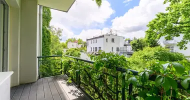Commercial property 86 m² in Warsaw, Poland