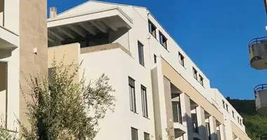 Apartamento 3 habitaciones en Montenegro