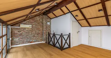 3 bedroom apartment in Penha de Franca, Portugal