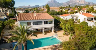 Villa  mit Parkplatz, mit Terrasse, mit Garage in l Alfas del Pi, Spanien