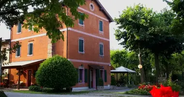 Villa 11 zimmer mit Möbliert, mit Terrasse, mit Yard in Marcon, Italien