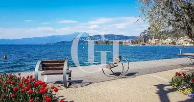 3 bedroom apartment in Bardolino, Italy