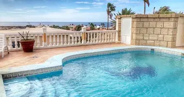 Villa 6 Zimmer mit Parkplatz, mit Möbliert, mit Schwimmbad in Granadilla de Abona, Spanien