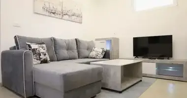 Apartamento 1 habitacion con aparcamiento público en Tivat, Montenegro